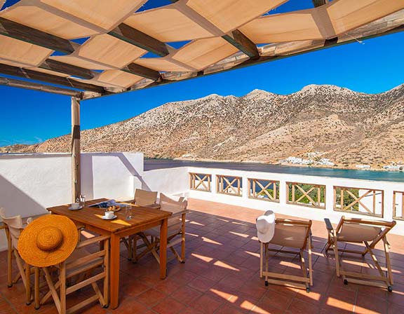 Terrasse spacieuse avec vue sur la mer